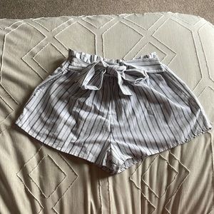 tie knot shorts